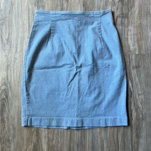 Stretchy pencil skirt